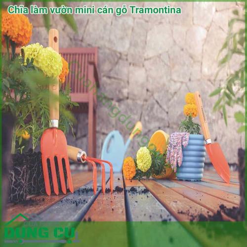 Sản phẩm chĩa làm vườn Tramontina mini sẽ giúp người làm vườn thực hiện nhanh chóng hơn, thuận tiện hơn trong việc làm cho đất của họ tơi xốp để trồng cây.